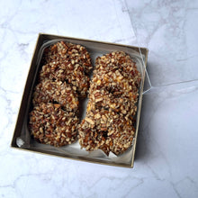 Cargar imagen en el visor de la galería, Caja Dorada
